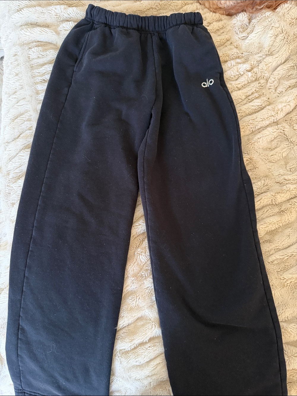 ALO women’s black fleece lined sweats